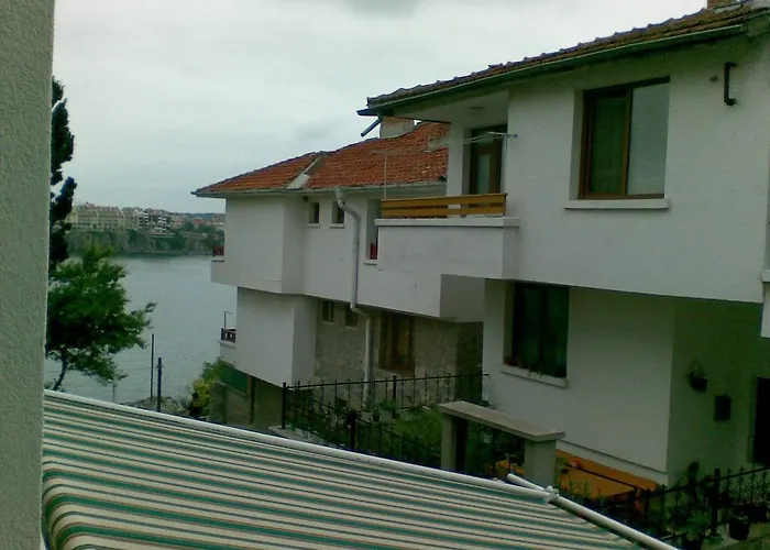 招待所 Farlalievi